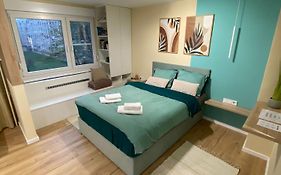 Lovely Studio Apartment Green